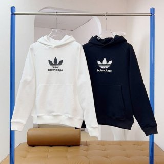 目を惹くカラーバレンシアガ アディダス コラボ 本物 キッズ パーカー フーディ 2色 bao95415 目を惹くカラーバレンシアガ アディダス コラボ 本物 キッズ パーカー フーディ 2色 bao95415