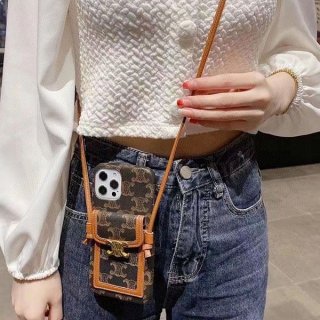 最安値挑戦 セリーヌ☆iPhone13/14 pro ケース 本物 Cel43126