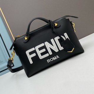 《大人気》フェンディ ショルダーバッグ コピー ミディアム BY THE WAY キャンバス 2WAY feo27442 《大人気》フェンディ ショルダーバッグ コピー ミディアム BY THE WAY キャンバス 2WAY feo27442