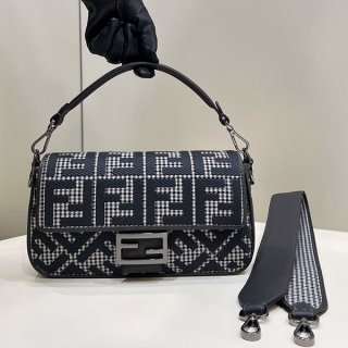 使い勝手の良さ フェンディ ショルダーバッグ 本物 fek26300 使い勝手の良さ フェンディ ショルダーバッグ 本物 fek26300