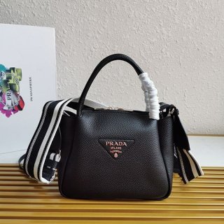 プラダ コピー ショルダーバッグ レザー 送料込 1BC146 プラダ コピー ショルダーバッグ レザー 送料込 1BC146