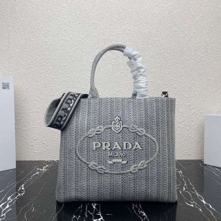 【人気】プラダ 本物 に刺繍 トートバッグ 1BA341 【人気】プラダ 本物 に刺繍 トートバッグ 1BA341