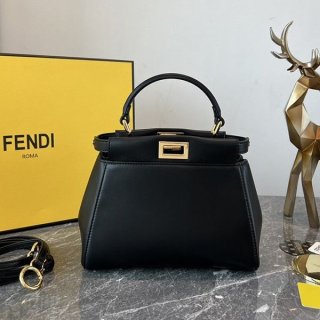 送料込 フェンディ ショルダーバッグ 新作入手困難 fej07775 送料込 フェンディ ショルダーバッグ 新作入手困難 fej07775