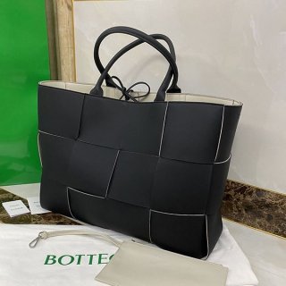 超希少！ボッテガ ヴェネタ 本物 アルコトート ミディアム イントレチャート boh17878