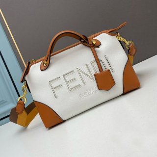 世界中で大人気フェンディ ショルダーバッグ 本物 ミディアム BY THE WAY キャンバス 2WAY fez22560 世界中で大人気フェンディ ショルダーバッグ 本物 ミディアム BY THE WAY キャンバス 2WAY fez22560