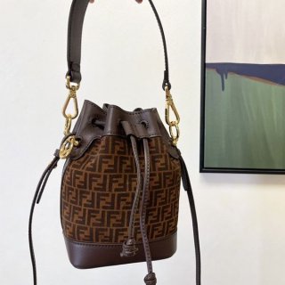 入手困難フェンディ MON TRESOR デニムキャンバス FFロゴ 本物★ fej54705 入手困難フェンディ MON TRESOR デニムキャンバス FFロゴ 本物★ fej54705