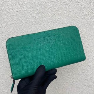プラダ サフィアーノエンボスレザー ジップアラウンド長財布 本物 グリーン puh57020