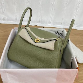 エルメス リンディ26 Lindyシルバー トリヨンクレマンス 本物 erd30361