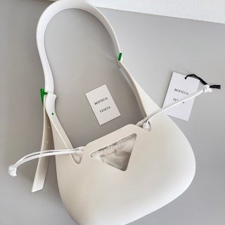 入手困難ボッテガヴェネタ☆パンチ ショルダーバッグ コピー ラバー ナイロン bon30936 入手困難ボッテガヴェネタ☆パンチ ショルダーバッグ コピー ラバー ナイロン bon30936