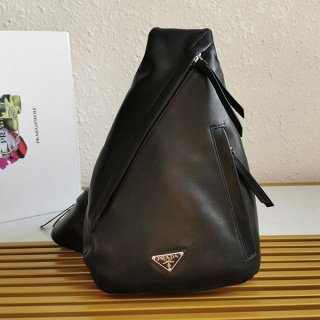 希少色プラダ レザー バックパック ショルダーバッグ 本物 2WAY pua16999 希少色プラダ レザー バックパック ショルダーバッグ 本物 2WAY pua16999