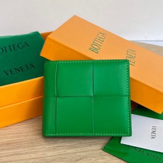 定番ボッテガヴェネタ コピー 二つ折りウォレット パラキート 649603VBWD23724 定番ボッテガヴェネタ コピー 二つ折りウォレット パラキート 649603VBWD23724