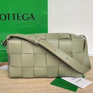 完売必至ボッテガ ヴェネタ ブリック カセット ショルダーバッグ コピー 709360VMAY12916 完売必至ボッテガ ヴェネタ ブリック カセット ショルダーバッグ コピー 709360VMAY12916