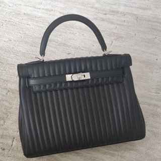 春もの新作エルメス ケリー Kelly25 コピー トリコカラー 外縫いセリエ ナタ erz13673 春もの新作エルメス ケリー Kelly25 コピー トリコカラー 外縫いセリエ ナタ erz13673