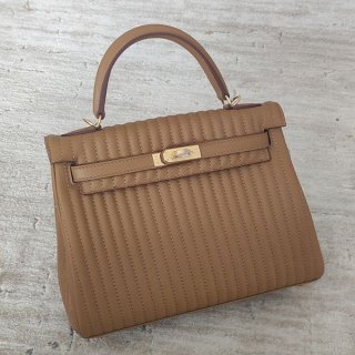 春もの新作エルメス ケリー コピー Kelly25 トリコカラー 外縫いセリエ ナタ ern97340 春もの新作エルメス ケリー コピー Kelly25 トリコカラー 外縫いセリエ ナタ ern97340