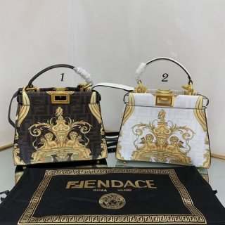 ☆超人気☆フェンディ×ヴェルサーチェ 本物 ピーカブー ハンドバッグ 2色 fen37220 ☆超人気☆フェンディ×ヴェルサーチェ 本物 ピーカブー ハンドバッグ 2色 fen37220