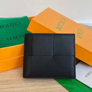 完売必至ボッテガヴェネタ 二つ折りウォレット 本物 ブラック 649603VBWD28803 完売必至ボッテガヴェネタ 二つ折りウォレット 本物 ブラック 649603VBWD28803