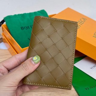 送料込ボッテガヴェネタ 本物 フラップカードケース エイコーン 592619VCPQ47718 送料込ボッテガヴェネタ 本物 フラップカードケース エイコーン 592619VCPQ47718