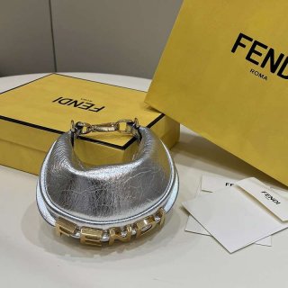 人気 フェンディ グラフィー 本物 レザーチャーム コピー ☆新作☆ feo19332 人気 フェンディ グラフィー 本物 レザーチャーム コピー ☆新作☆ feo19332