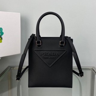 《大人気》プラダ スモールロゴ ショルダーバッグ 本物 1BA331VOOOASKF0009 《大人気》プラダ スモールロゴ ショルダーバッグ 本物 1BA331VOOOASKF0009