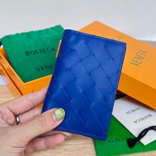 春夏新作ボッテガヴェネタ フラップカードケース 本物 boo57421 春夏新作ボッテガヴェネタ フラップカードケース 本物 boo57421