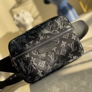 21SS☆ルイヴィトン☆バッグ☆バムバッグアウトドア本物☆ M57281 21SS☆ルイヴィトン☆バッグ☆バムバッグアウトドア本物☆ M57281