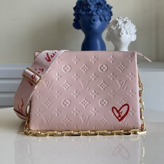 淡いピンクが可愛いルイヴィトンショルダーバッグ M58739 淡いピンクが可愛いルイヴィトンショルダーバッグ M58739