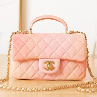《大人気》シャネル ベージュ クラシック ミニ フラップ バッグ コピー shq57446 《大人気》シャネル ベージュ クラシック ミニ フラップ バッグ コピー shq57446