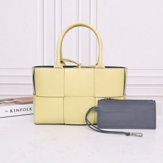 目を惹くカラー ボッテガヴェネタ アルコ トート本物ARCO TOTE bol03255 目を惹くカラー ボッテガヴェネタ アルコ トート本物ARCO TOTE bol03255