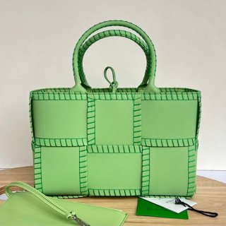 世界中で大人気【ボッテガヴェネタ】アルコ トート コピー ARCO TOTE boi18978 世界中で大人気【ボッテガヴェネタ】アルコ トート コピー ARCO TOTE boi18978