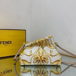 フェンディ ヴェルサーチェ 激安フェンダーチェ コラボ ショルダーバッグ feu08979 フェンディ ヴェルサーチェ 激安フェンダーチェ コラボ ショルダーバッグ feu08979