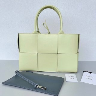 《大人気》ボッテガヴェネタ アルコ トート バッグ 本物 レモン ウォッシュド/サンダー 652867VMAY39419 《大人気》ボッテガヴェネタ アルコ トート バッグ 本物 レモン ウォッシュド/サンダー 652867VMAY39419