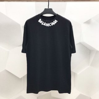 送料込バレンシアガ コピー ネックラインにプリントロゴ Tシャツ bah41762 送料込バレンシアガ コピー ネックラインにプリントロゴ Tシャツ bah41762