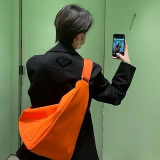 定番 プラダ トライアングル キャンバスバッグ 本物 pug14546 定番 プラダ トライアングル キャンバスバッグ 本物 pug14546