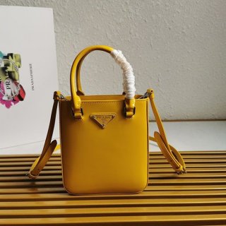 日本未入荷【プラダ】スモール ブラッシュドレザー コピートートバッグ pul09666 日本未入荷【プラダ】スモール ブラッシュドレザー コピートートバッグ pul09666