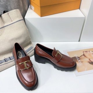 《大人気》関税送料込 TODS レザー Tタイムレスメタル ローファー 本物 tob87668