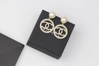 世界中で大人気シャネル コピー CCロゴ ピアス レジン & パール shn54546 世界中で大人気シャネル コピー CCロゴ ピアス レジン & パール shn54546