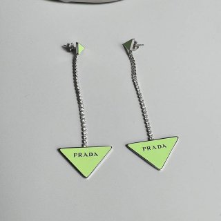 目を惹くカラー 新作 プラダ シンボル ピアス 激安 お洒落に pus01038 目を惹くカラー 新作 プラダ シンボル ピアス 激安 お洒落に pus01038