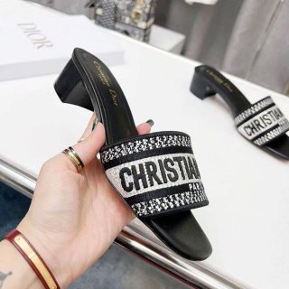 ☆超人気☆ディオール お洒落な 本物 ☆ヒールスリッパ☆ サンダル モダン 4㎝ dey67755 ☆超人気☆ディオール お洒落な 本物 ☆ヒールスリッパ☆ サンダル モダン 4㎝ dey67755