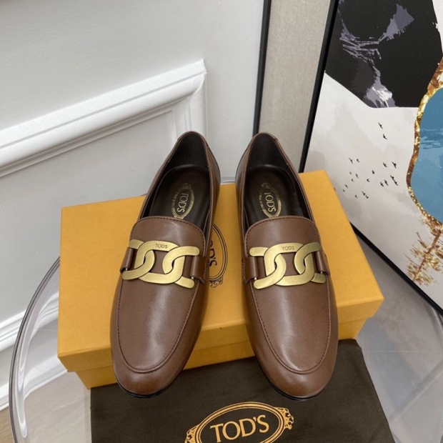 ◆送料関税込◆ TODS ケイトレザーローファー 本物 ton73371