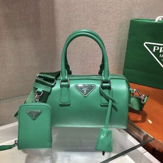 希少色プラダ ショルダーバッグ本物 ギフトに最適 1BA846 希少色プラダ ショルダーバッグ本物 ギフトに最適 1BA846