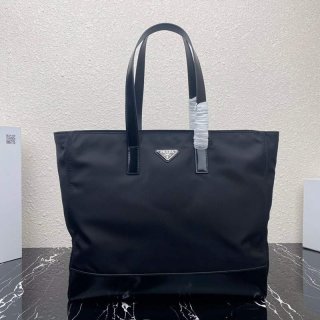 大人気!新作限定【プラダ】パデッド トートバッグ リナイロン 本物 puu54236 大人気!新作限定【プラダ】パデッド トートバッグ リナイロン 本物 puu54236