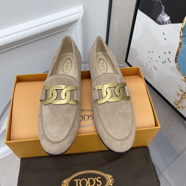 定番◆送料関税込◆ TODS 本物 ケイトレザーローファー toi76605