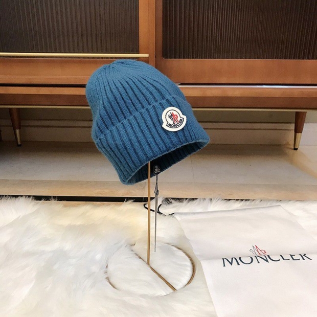 入手困難 モンクレール リブ ビーニー 本物 ロゴ パッチ ニット帽 moq79894