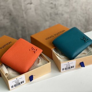 目を惹くカラー◆ルイヴィトン◆ ポルトフォイユミュルティプル コピー vuy99593 目を惹くカラー◆ルイヴィトン◆ ポルトフォイユミュルティプル コピー vuy99593