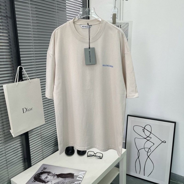 超希少！バレンシアガ LOGO Tシャツ 本物 bao06323