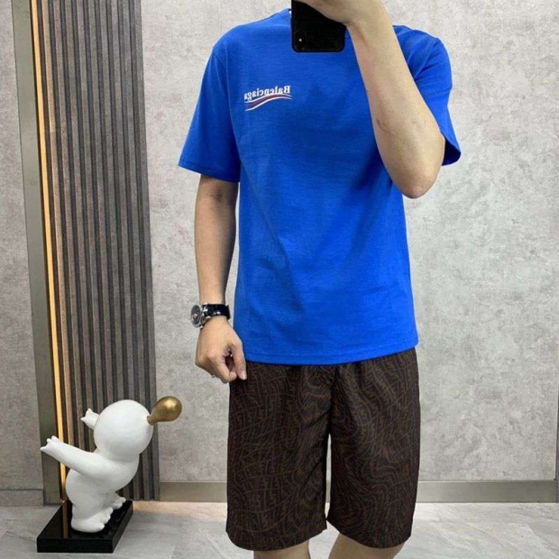 人気No1バレンシアガ 本物 POLITICAL CAMPAIGN REGULAR FIT Tシャツ bau45511