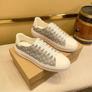 秋冬新作シンプル可愛い ルイヴィトン ルクセンブルグ ライン スニーカー コピー vuy59395 秋冬新作シンプル可愛い ルイヴィトン ルクセンブルグ ライン スニーカー コピー vuy59395