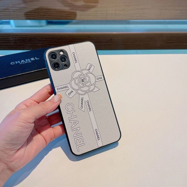 【日本未発売】シャネル iPhoneケース 本物 スマホケースすぐ届く！ shm84953