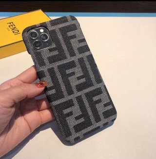 定番 フェンディ 本物 ストラップ付！iPhone13/12/11 PROケース fet19897