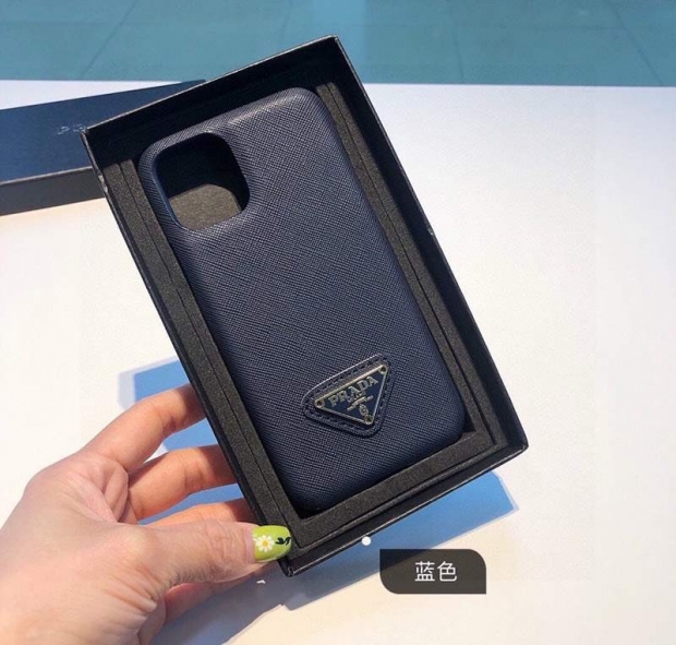 送料込 プラダ ケース 本物 トライアングルロ レザーiPhone12/proケース pum41888